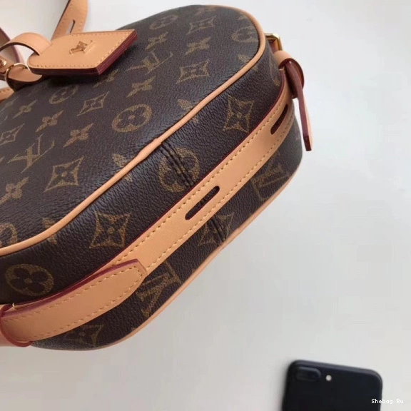 Vuitton BOITE CHAPEAU PETITE Louis 0731